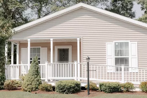68 Casa Bella Way, Plymouth, MA 02360