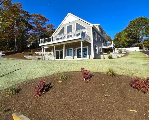 71 Scarlet Dr, Plymouth, MA 02360