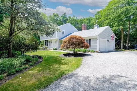 109 Olde Knoll Rd, Marion, MA 02738