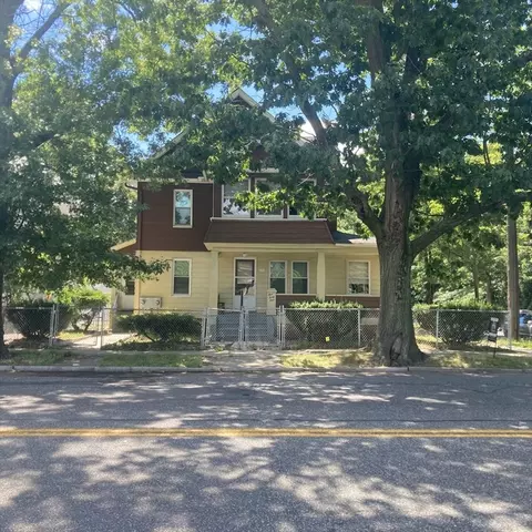 541-543 Carew St, Springfield, MA 01104