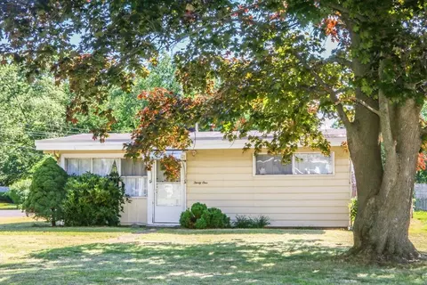 31 Fieldston St, Springfield, MA 01119