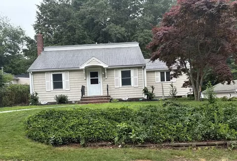 12 Pinewood Ave, Stoughton, MA 02072