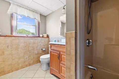 Bath - 403 Aetna St, Fall River, MA 02721 photo 4 of 6