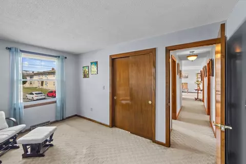 Entry Way - 403 Aetna St, Fall River, MA 02721 photo 3 of 7