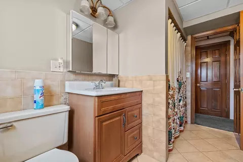 Bath - 403 Aetna St, Fall River, MA 02721 photo 5 of 6