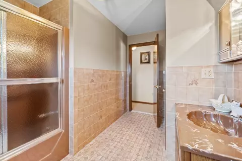 Bath - 403 Aetna St, Fall River, MA 02721 photo 3 of 6