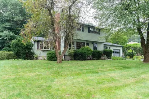 13 Massachusetts Dr, Nashua, NH 03060