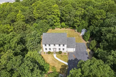 10 Sturgis Ln, Mashpee, MA 02649