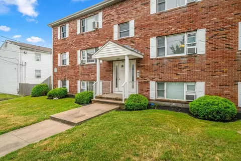 141 Peckham St #D, Fall River, MA 02724