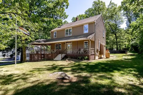 146 Mendon St, Blackstone, MA 01504