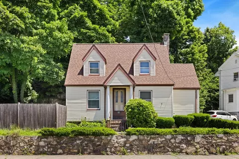 89 Essex St, Saugus, MA 01906