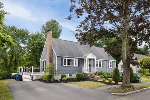 17 Linda Rd, Wakefield, MA 01880