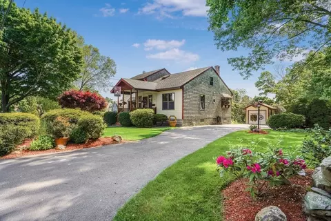 754 Gardners Neck Rd, Swansea, MA 02777