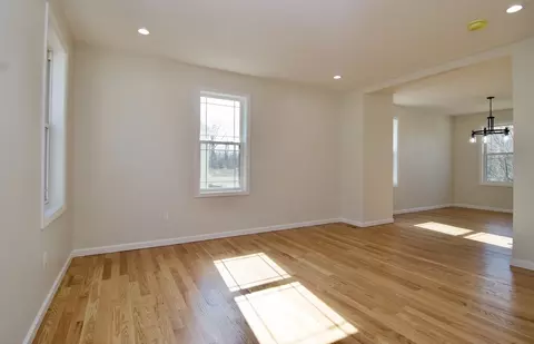 Living - 30 Leitch St, Springfield, MA 01109 photo 6 of 9