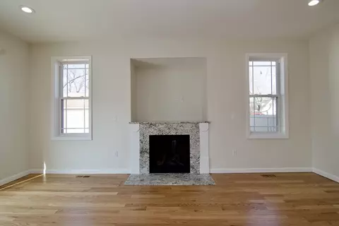 Living - 30 Leitch St, Springfield, MA 01109 photo 4 of 9
