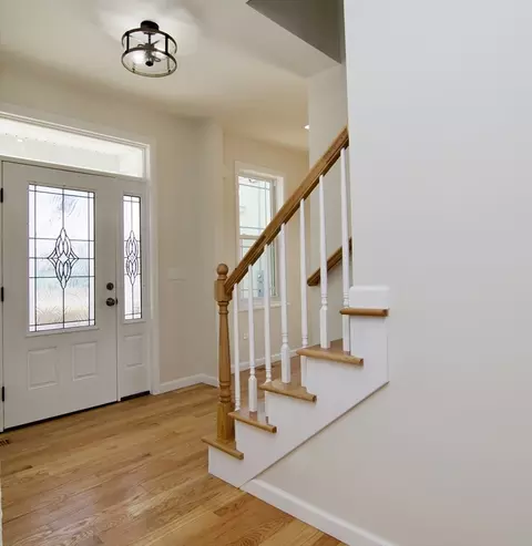 Entry Way - 30 Leitch St, Springfield, MA 01109 photo 1 of 5
