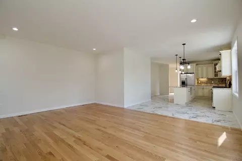 Living - 30 Leitch St, Springfield, MA 01109 photo 1 of 9