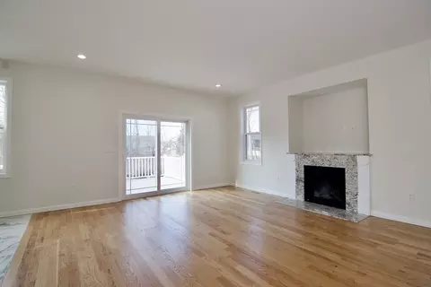 Living - 30 Leitch St, Springfield, MA 01109 photo 5 of 9
