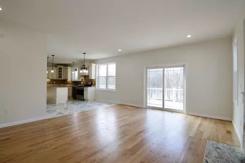 Living - 30 Leitch St, Springfield, MA 01109 photo 2 of 9
