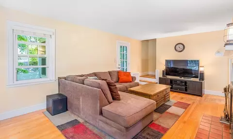 235 Emerson St, Springfield, MA 01118 photo 6