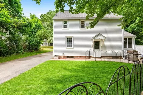 235 Emerson St, Springfield, MA 01118 photo 23