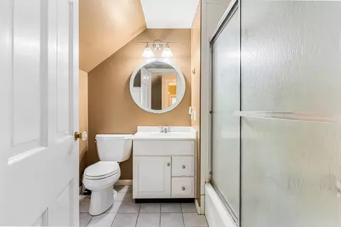 235 Emerson St, Springfield, MA 01118 photo 10