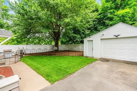 235 Emerson St, Springfield, MA 01118 photo 24