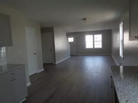 61 63 Nelson Ave, Springfield, MA 01109 photo 7