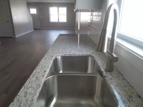61 63 Nelson Ave, Springfield, MA 01109 photo 8