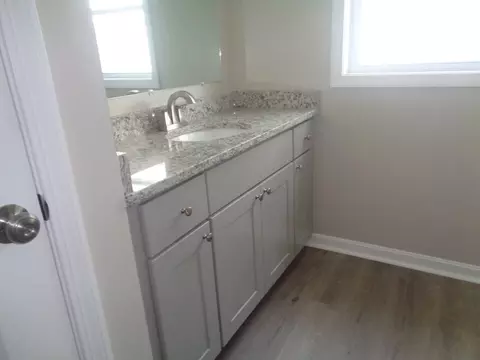 61 63 Nelson Ave, Springfield, MA 01109 photo 13