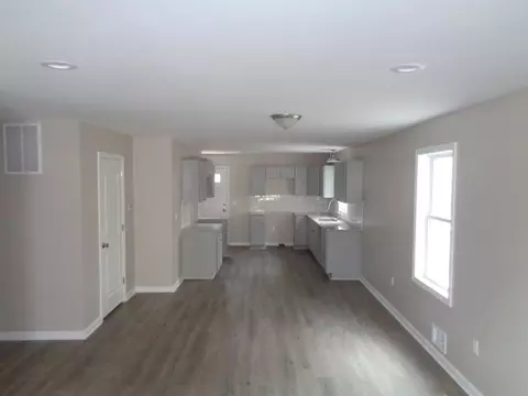 61 63 Nelson Ave, Springfield, MA 01109 photo 18
