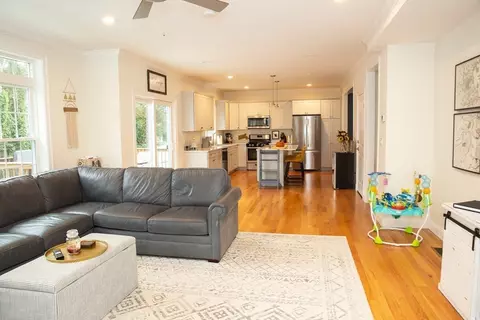 32 Overlook Dr, Danvers, MA 01923 photo 8
