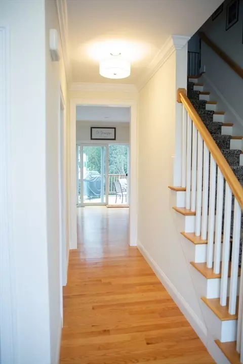 32 Overlook Dr, Danvers, MA 01923 photo 4