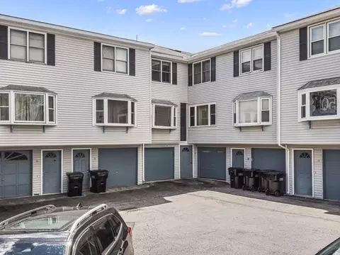 30 Angle St #18, Lowell, MA 01851