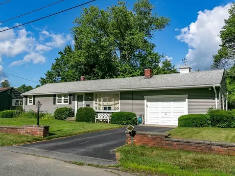 12 Spruce St, Oxford, MA 01540