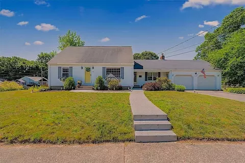 57 13th St, Attleboro, MA 02703