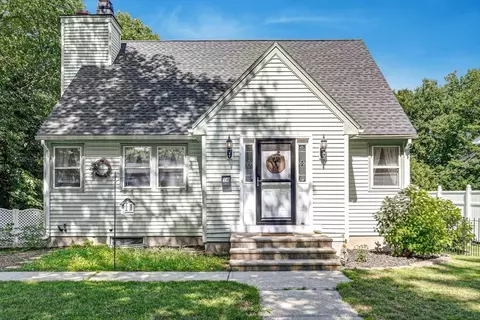 Exterior - 14 Gothic Ave, Worcester, MA 01606 photo 5 of 10