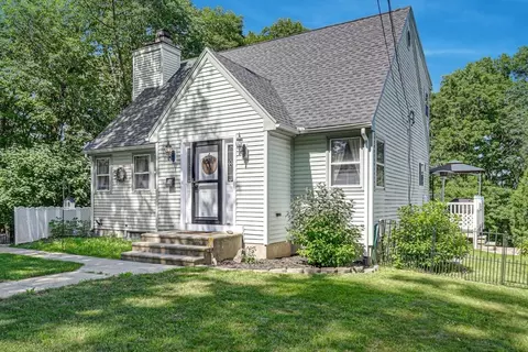 Exterior - 14 Gothic Ave, Worcester, MA 01606 photo 6 of 10