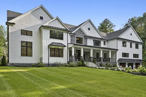 93 Maynard St, Northborough, MA 01532