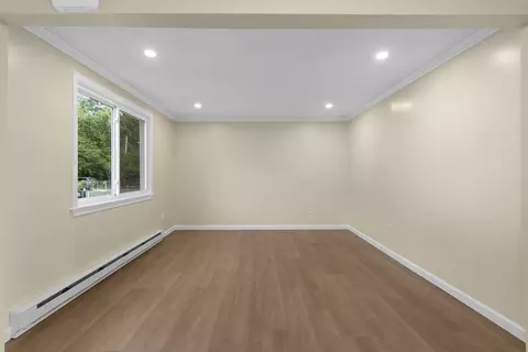 49 Sylvester St, Springfield, MA 01109 photo 5