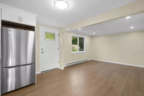 49 Sylvester St, Springfield, MA 01109 photo 11