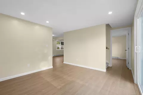 49 Sylvester St, Springfield, MA 01109 photo 17