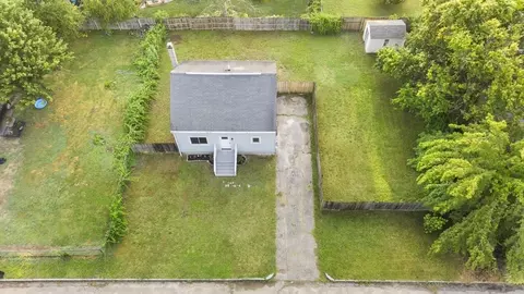 49 Sylvester St, Springfield, MA 01109 photo 3