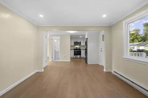 49 Sylvester St, Springfield, MA 01109 photo 6
