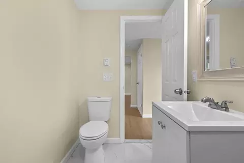 49 Sylvester St, Springfield, MA 01109 photo 13