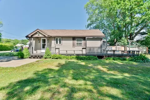 54 Lakeside Ave, Dartmouth, MA 02747