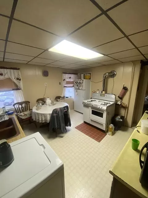 23 Suffolk St, Worcester, MA 01604 photo 12
