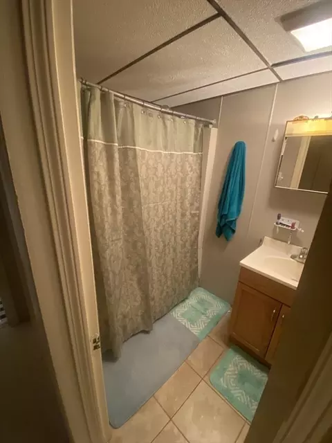 23 Suffolk St, Worcester, MA 01604 photo 9