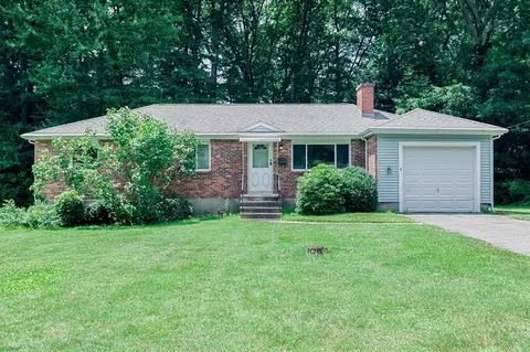 6 Laurie Ln, Framingham, MA 01701