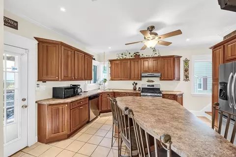 27 Powell Ave, Springfield, MA 01118 photo 11